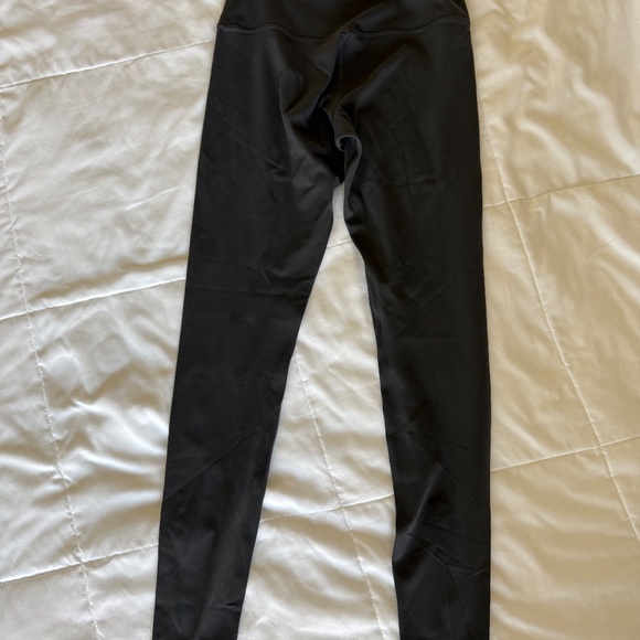 Lululemon Align Leggings 28” - Like New - Picture 4 of 4
